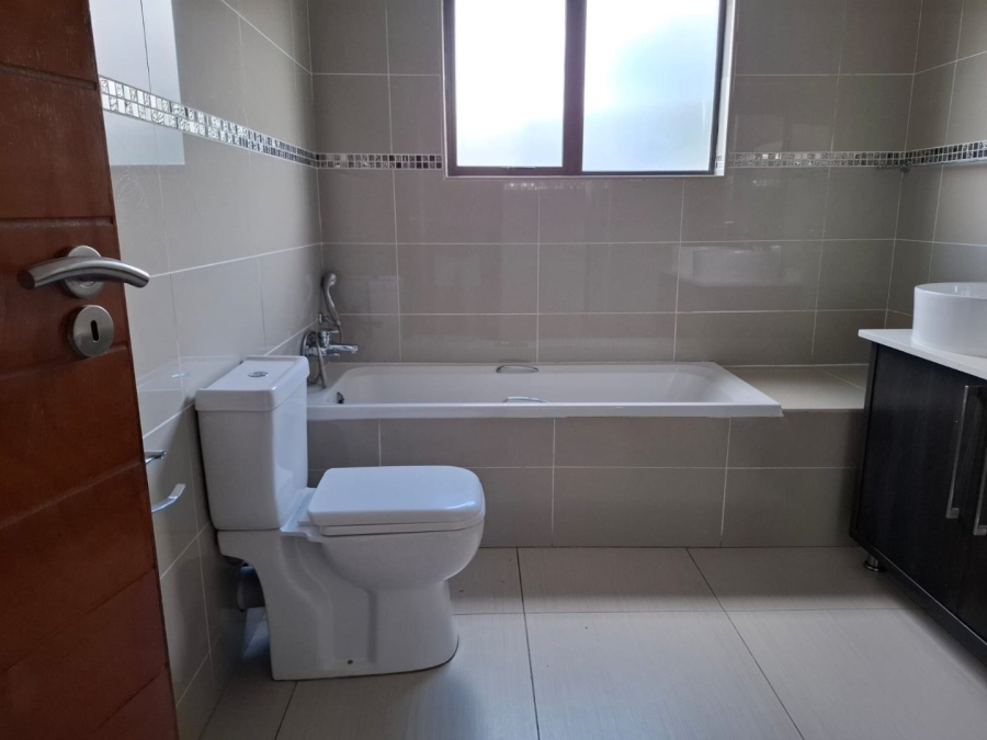 To Let 4 Bedroom Property for Rent in Groenvlei Sh Free State